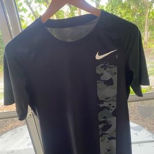 Black Nike workout dry fit shirt